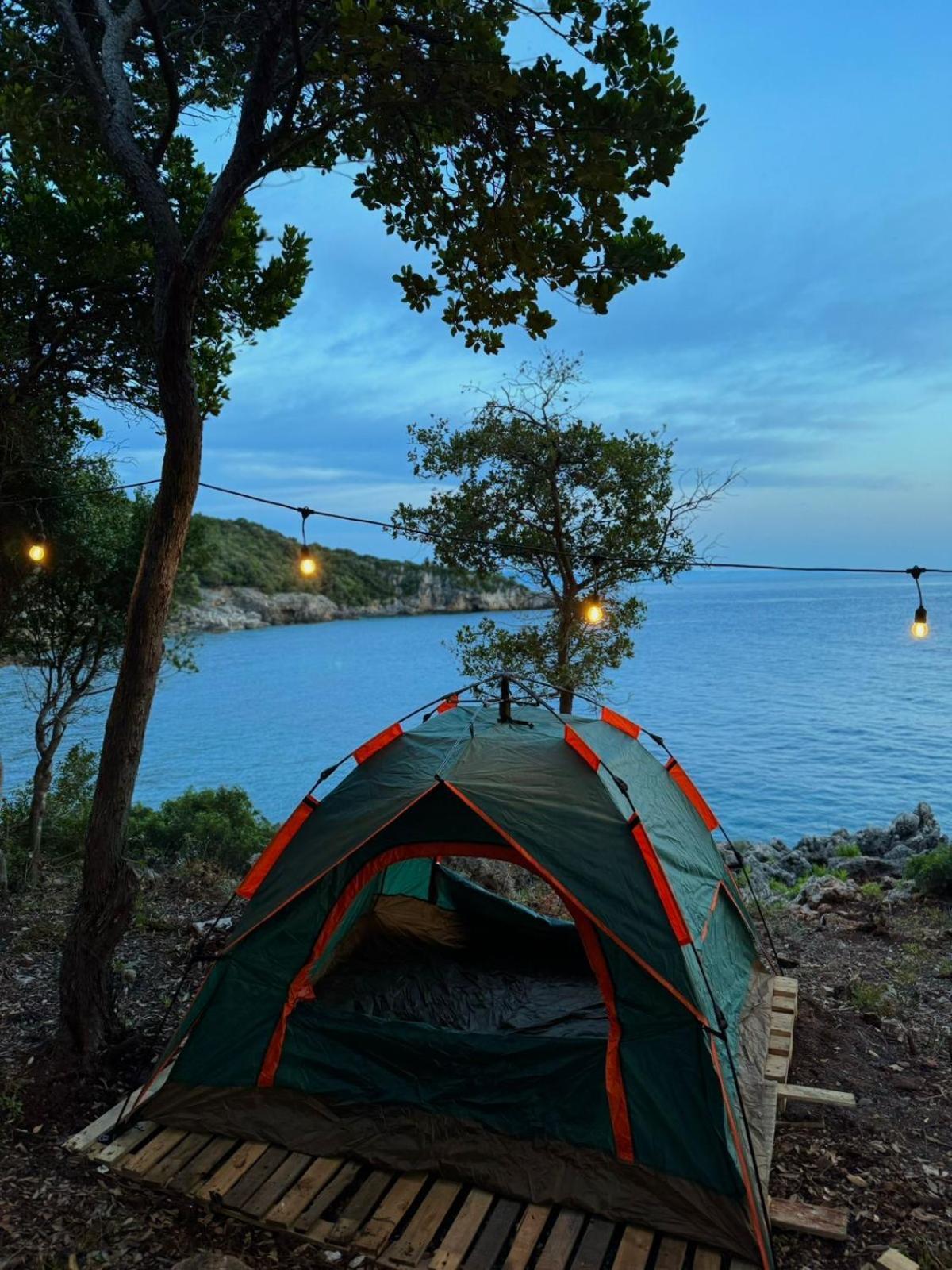 Aquarium Campsite Himare